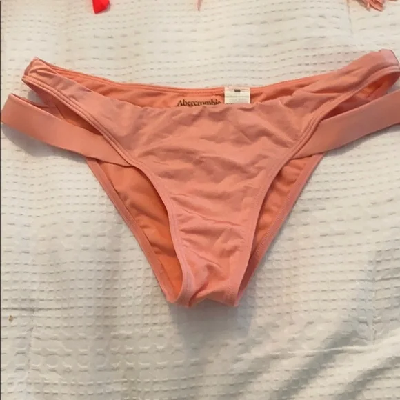 Abercrombie & Fitch bathing suit - Picture 3 of 8